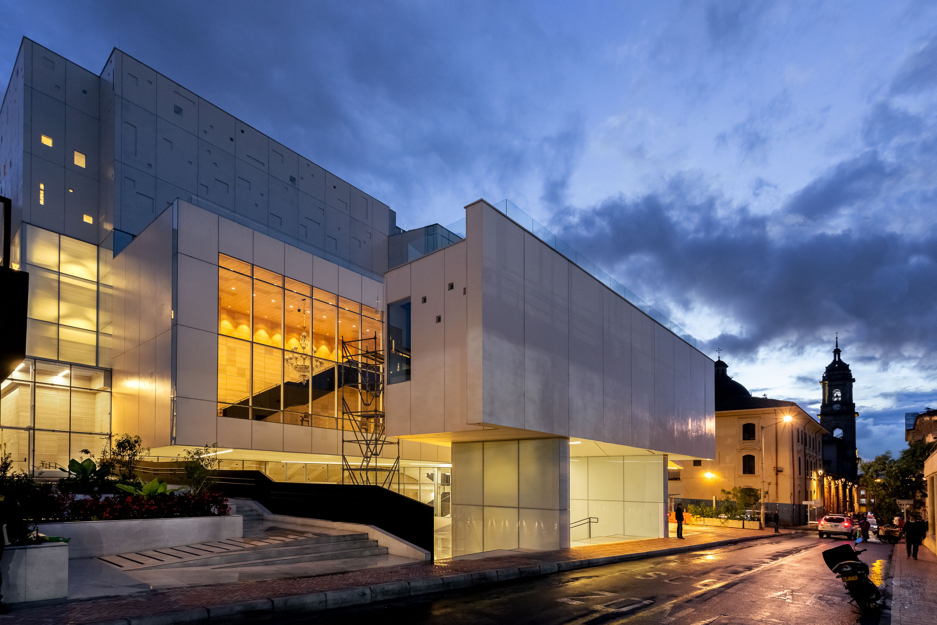 AMPLIACIÓN DE LA ETAPA III DEL TEATRO CRISTÓBAL COLÓN DE BOGOTÁ 