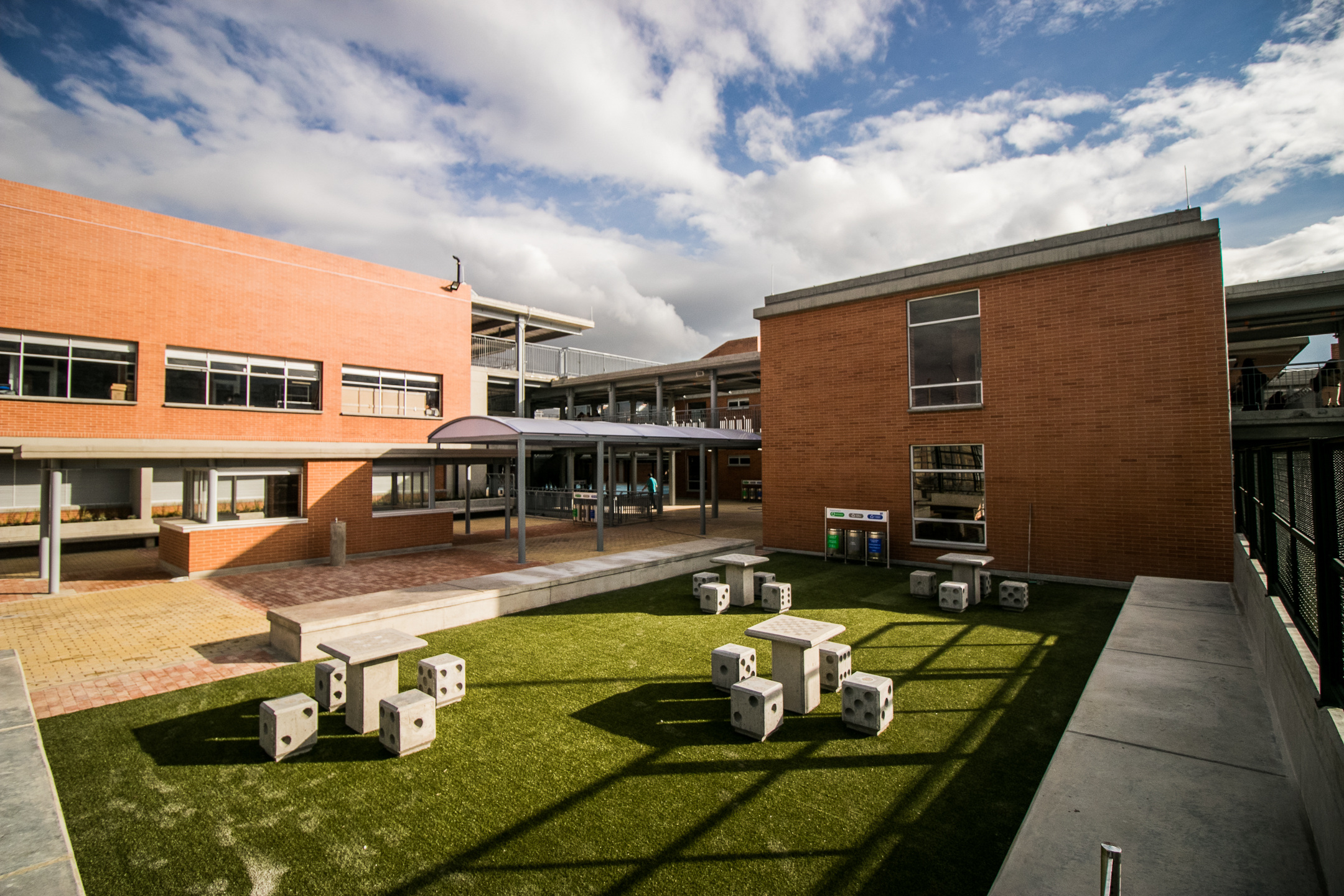 COLEGIO DISTRITAL QUIROGA ALIZANZA SEDE \